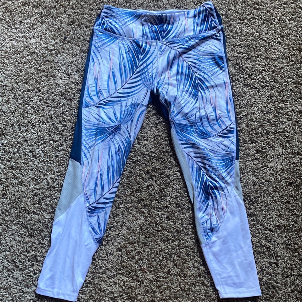 Palm print avia size medium leggings